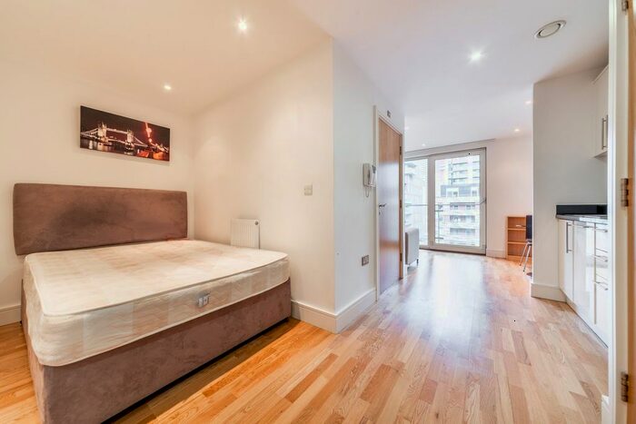 Studio To Rent In 25 Indescon Square, Canary Wharf, London E14