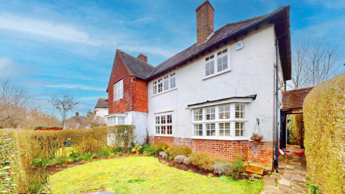 3 Bedroom Semi Detached House For Sale In Brookland Rise, Hampstead Garden Suburb, NW11