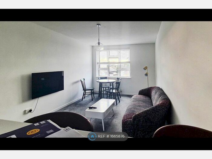 1 Bedroom Flat To Rent In St. Marys Grove, Richmond, TW9