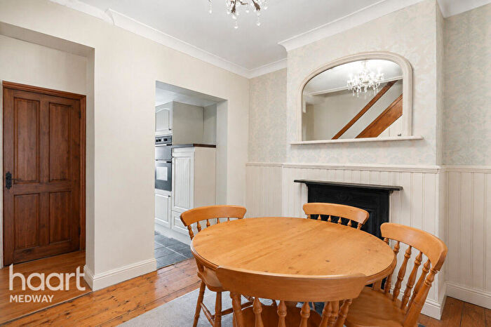 2 Bedroom End Of Terrace House For Sale In Reed Street, Cliffe, Rochester, Kent, ME3
