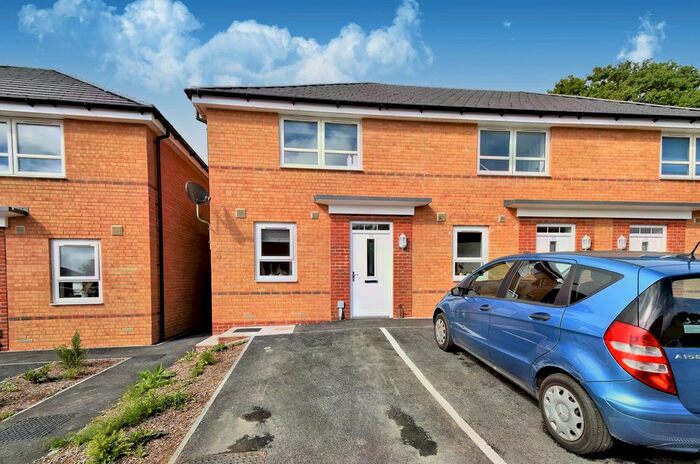 2 Bedroom Semi-Detached House To Rent In Wintergreen Gardens, Newport, PO30