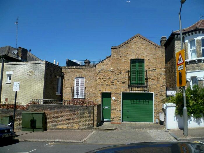 1 Bedroom Flat To Rent In Belleville Road, London, London, SW11