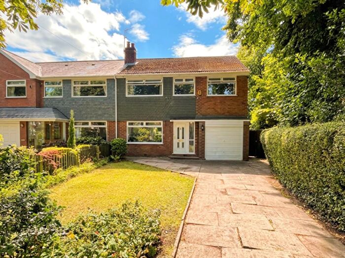 5 Bedroom Semi Detached House For Sale In Broad Road, Sale, M33