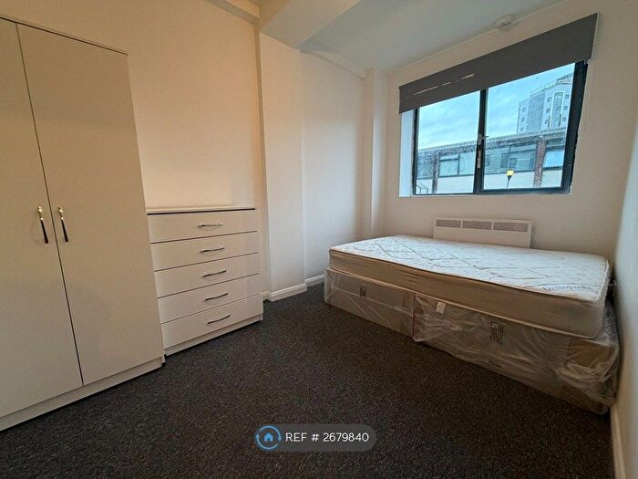 2 Bedroom Flat To Rent In Mede House, Southampton, SO15