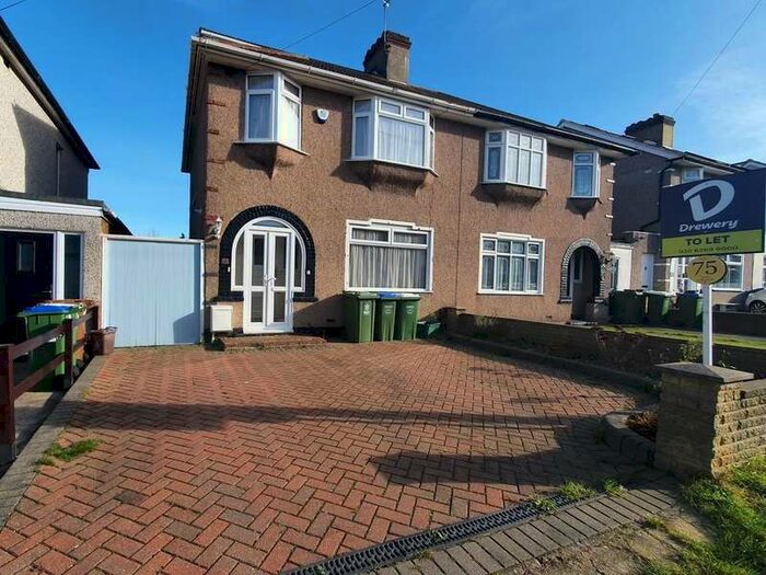 4 Bedroom Semi-Detached House To Rent In Shinglewell Road, Erith, DA8