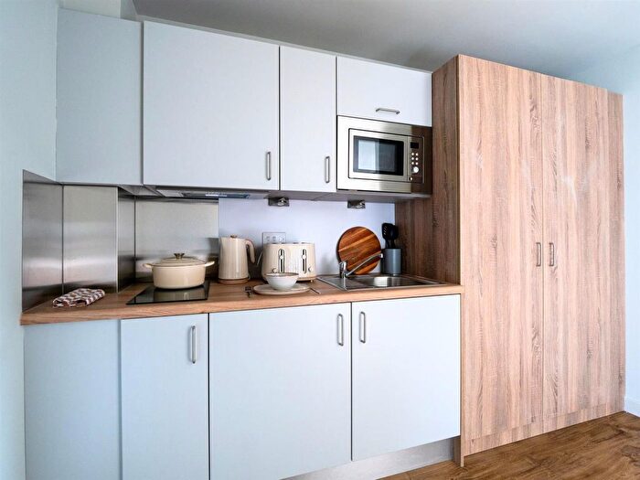 Studio To Rent In South Marketgait, Dundee, DD1