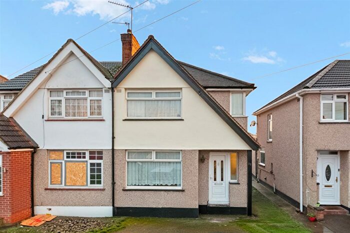 4 Bedroom Semi Detached House For Sale In Wentworth Crescent, Hayes, UB3