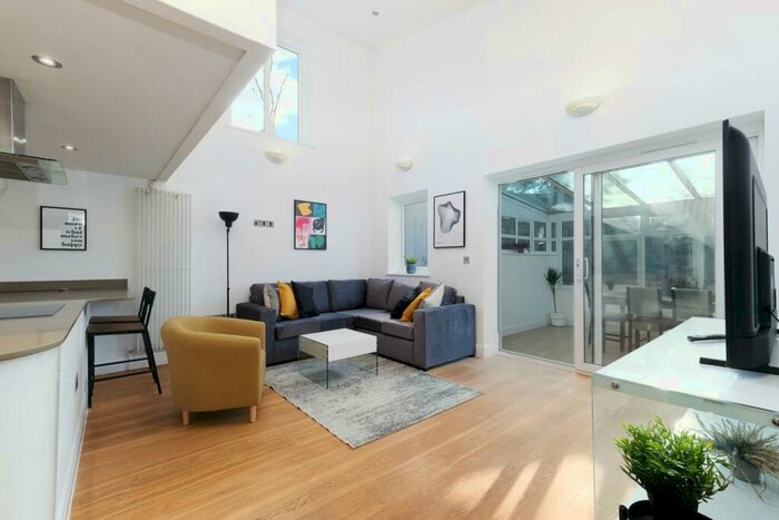 3 Bedroom Semi-Detached Bungalow To Rent In Summit Close, Edgware, HA8