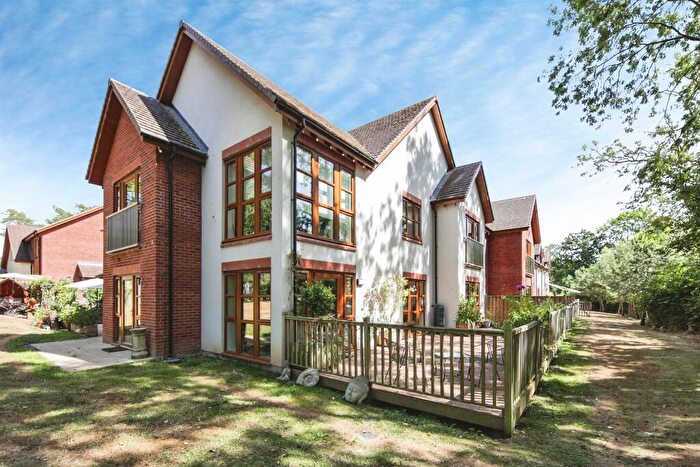 2 Bedroom Apartment For Sale In Albany Lane, Balsall Common, CV7