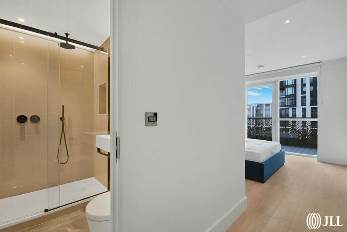 2 Bedroom Flat To Rent In Cassini Apartments, White City Living, London, W12