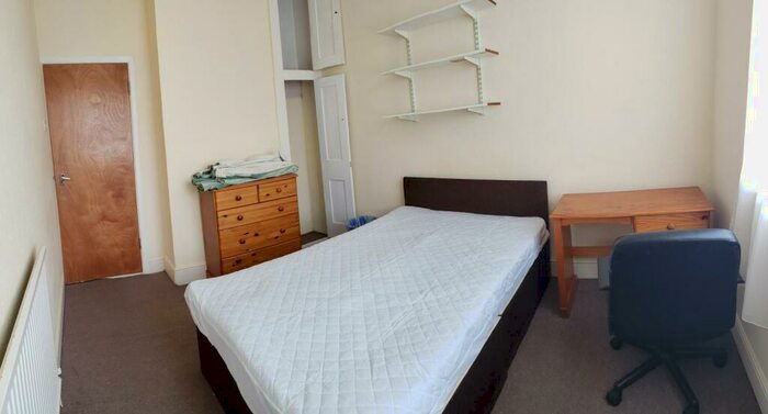 4 Bedroom House To Rent In Jubilee Road, Southsea, PO4