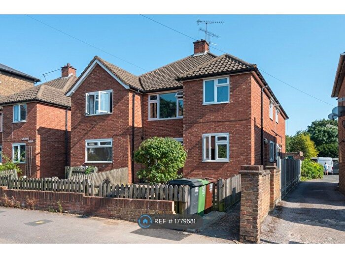 2 Bedroom Flat To Rent In Orford Road, London, E17