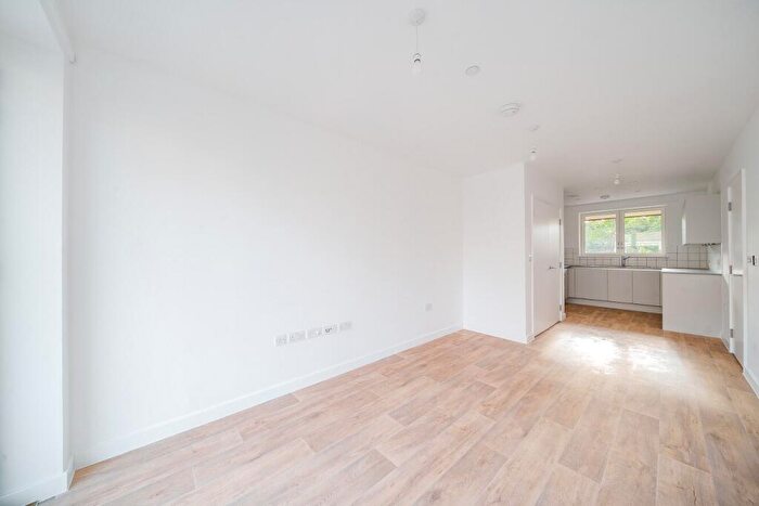 1 Bedroom Flat To Rent In Bowline Street, Barking, IG11