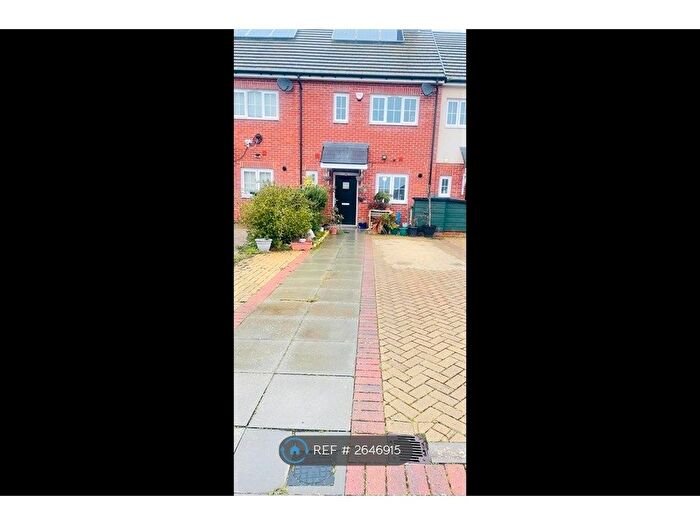 3 Bedroom Terraced House To Rent In Twist Way, Slough, SL2