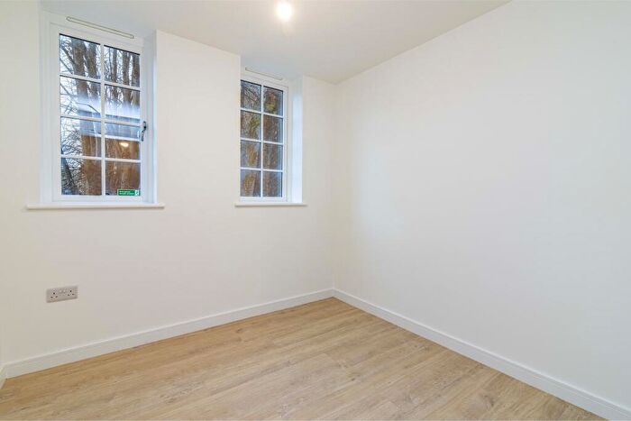 1 Bedroom Flat To Rent In Cliff Road, City Centre, Nottingham, NG1