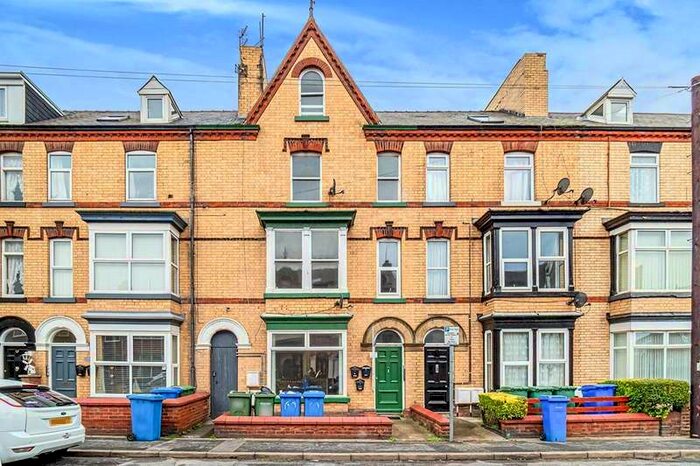 3 Bedroom Apartment To Rent In Windsor Crescent, Bridlington, North Humberside, YO15