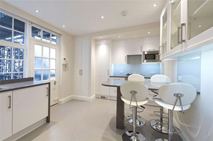 4 Bedroom Flat To Rent In Malvern Court, London, SW7
