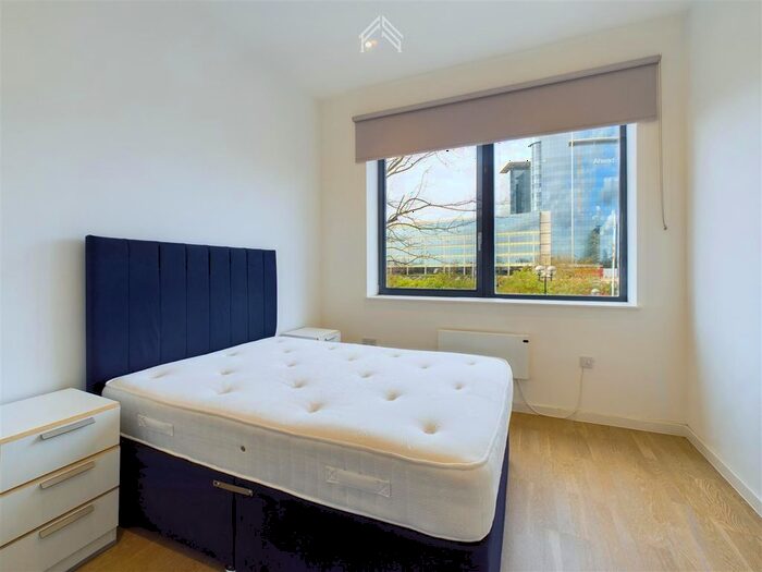 1 Bedroom Flat To Rent In Riverbank Way, Brentford, TW8