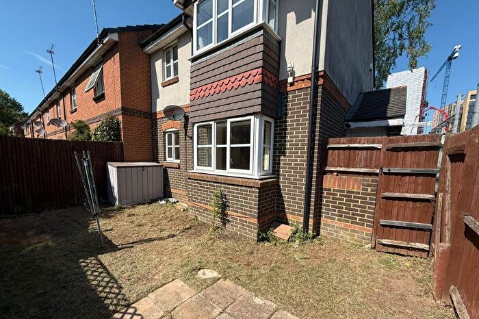 1 Bedroom Property To Rent In Stranraer Gardens, Slough, SL1