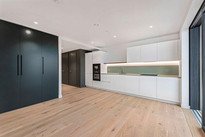 Studio For Sale In Peninsula Gardens, Greenwich Peninsula, London, SE10