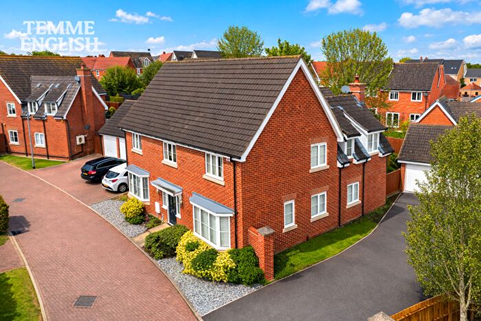 5 Bedroom Detached House For Sale In Scholars Crescent, Dunton Fields, Laindon, SS15