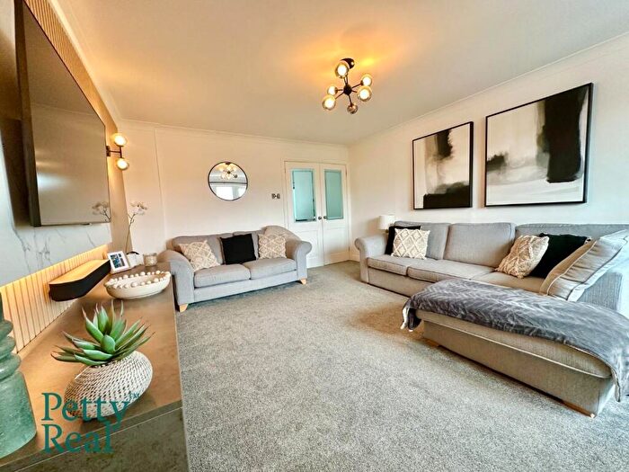 3 Bedroom Town House For Sale In Long Meadow, Colne, BB8