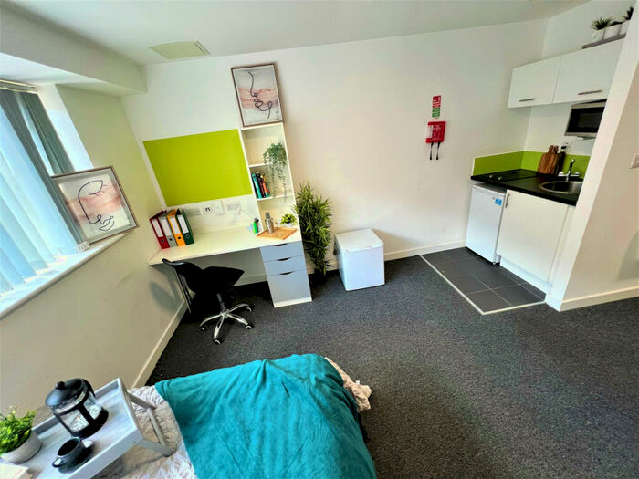 1 Bedroom Private Hall To Rent In Tudor Road, Leicester, LE3