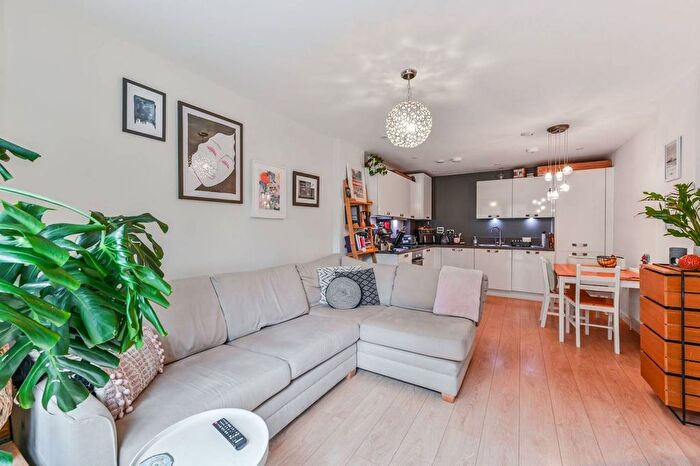 1 Bedroom Flat To Rent In Ascalon Street, Nine Elms, London, SW8