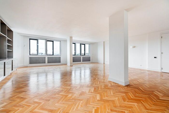 4 Bedroom Flat For Sale In Cavendish House, Wellington Road, London, NW8