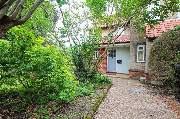 2 Bedroom Semi-Detached House For Sale In Barham - Offers In Excess Of £, CT4