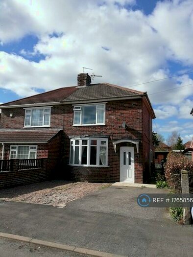 3 Bedroom Semi-Detached House To Rent In Hill View Road, Brimington, Chesterfield, S43
