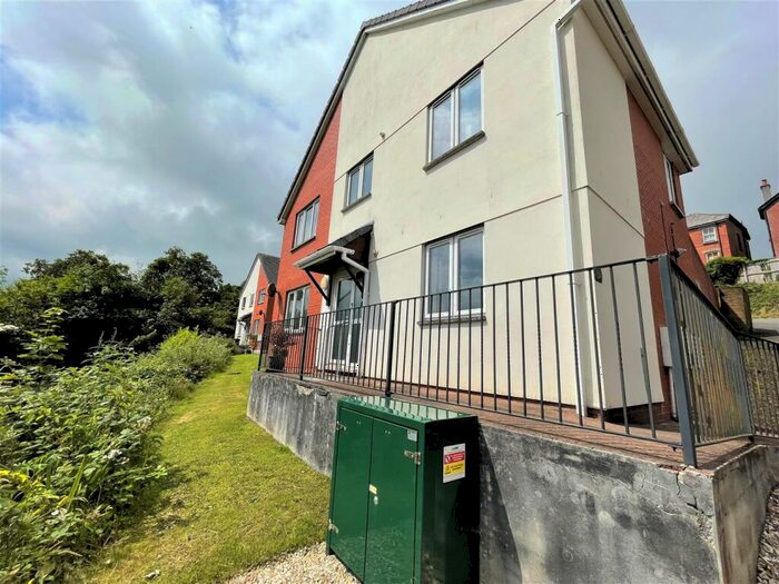 1 Bedroom Apartment To Rent In Tavistock Road, Launceston, PL15