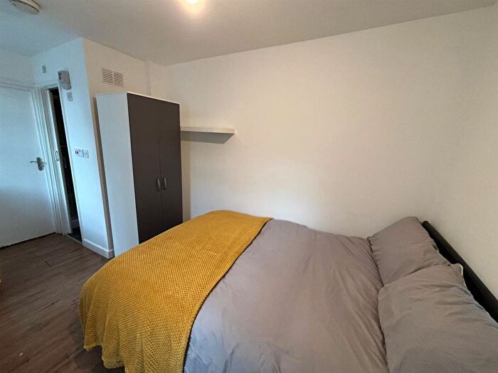 3 Bedroom Property To Rent In Bloxcidge Street, Oldbury, B68