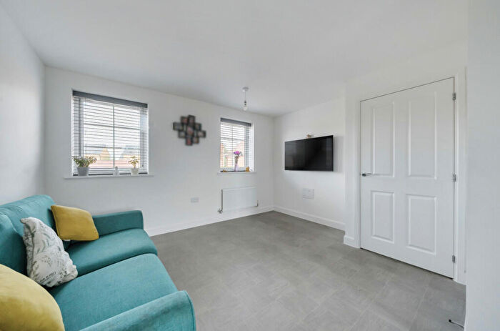 2 Bedroom Apartment To Rent In Fieldfare Way, Harlow, Essex, CM17