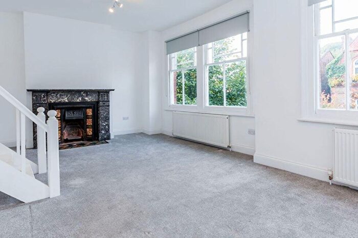 3 Bedroom Flat To Rent In Alexandra Gardens, Muswell Hill, N10