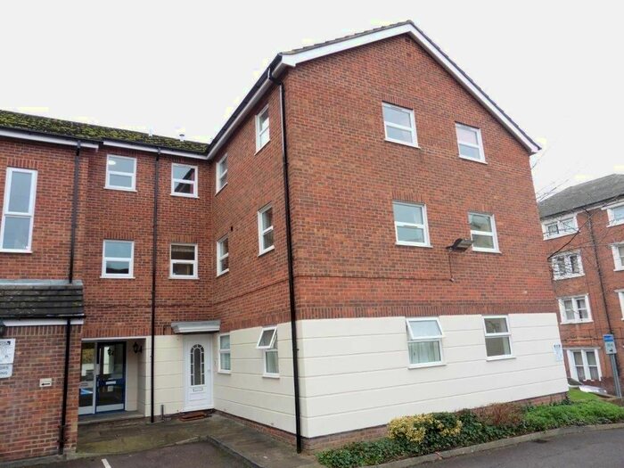2 Bedroom Flat To Rent In Ridgeborough Court, Reading, RG1