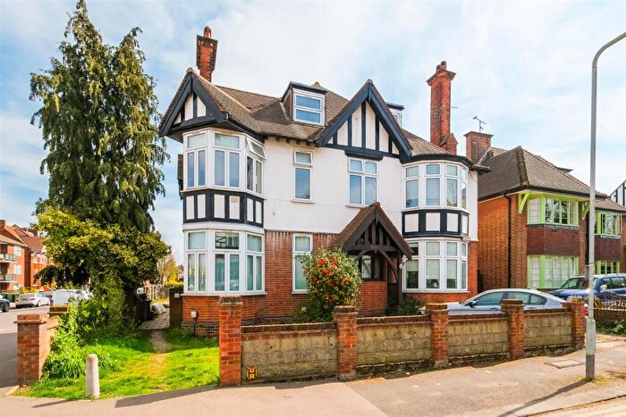 2 Bedroom Flat To Rent In The Drive, North Chingford, E4