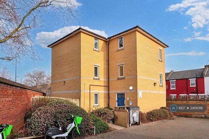 1 Bedroom Flat To Rent In Corporation Street, London, E15