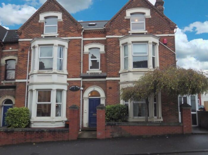 1 Bedroom Apartment To Rent In Victoria Road, Swindon, Wiltshire, SN1