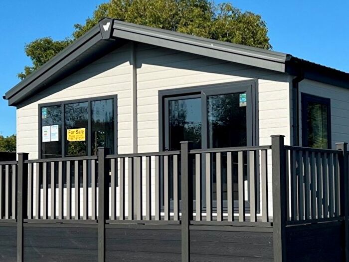 2 Bedroom Park Home For Sale In Upton Road, Defford, Worcester, WR8