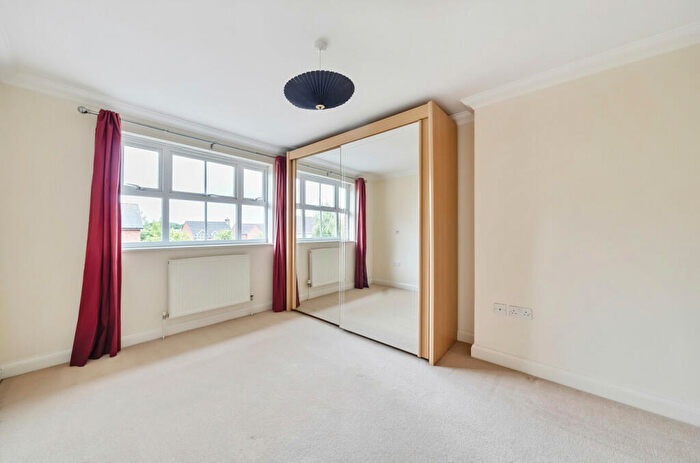 2 Bedroom Apartment For Sale In Winchester Road, Bishops Waltham, Southampton, Hampshire, SO32