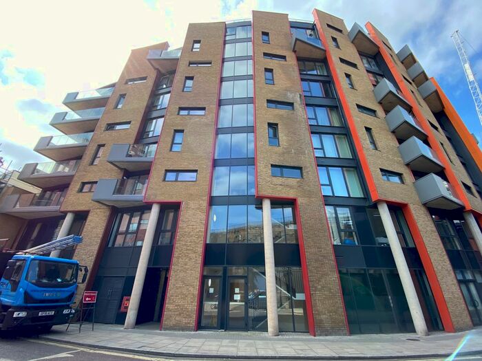 3 Bedroom Flat To Rent In Maltby Street, London, SE1