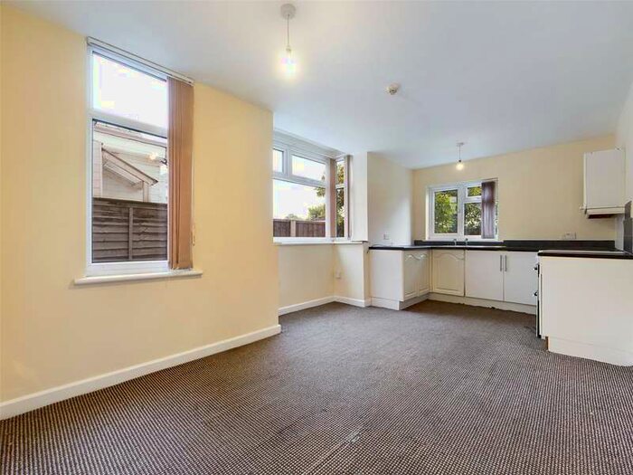 1 Bedroom Apartment To Rent In Flat 1, Bainbridge Road, Doncaster, DN4