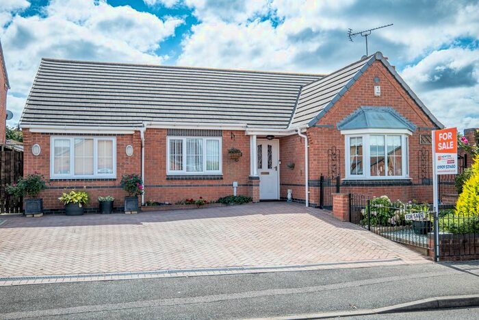 3 Bedroom Bungalow For Sale In Birchfield Drive, Worksop, S80
