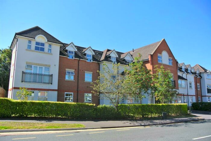 2 Bedroom Apartment To Rent In Woking, GU21