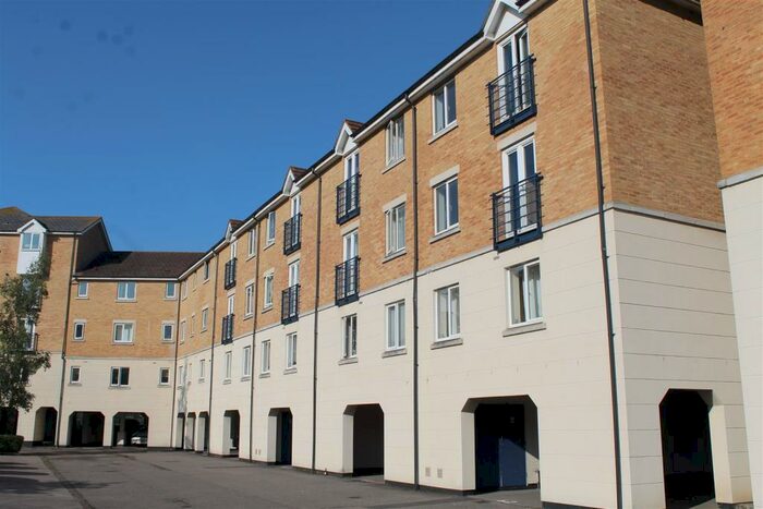 2 Bedroom Detached House To Rent In The Esplanade, Rochester, ME1