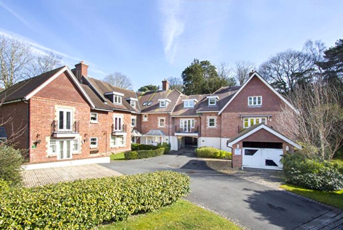 2 Bedroom Flat For Sale In Merlewood Close, Town Centre, BH2