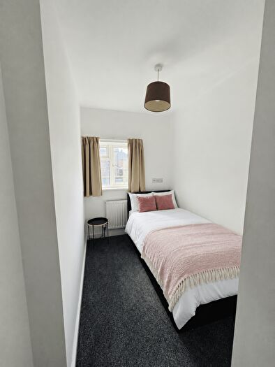 1 Bedroom Terraced House To Rent In , Princess Road, S64