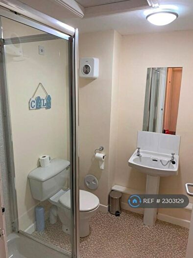 1 Bedroom Flat To Rent In Lorne Court, Greenock, PA15