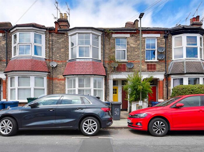 3 Bedroom Maisonette For Sale In Kitchener Road, East Finchley, N2